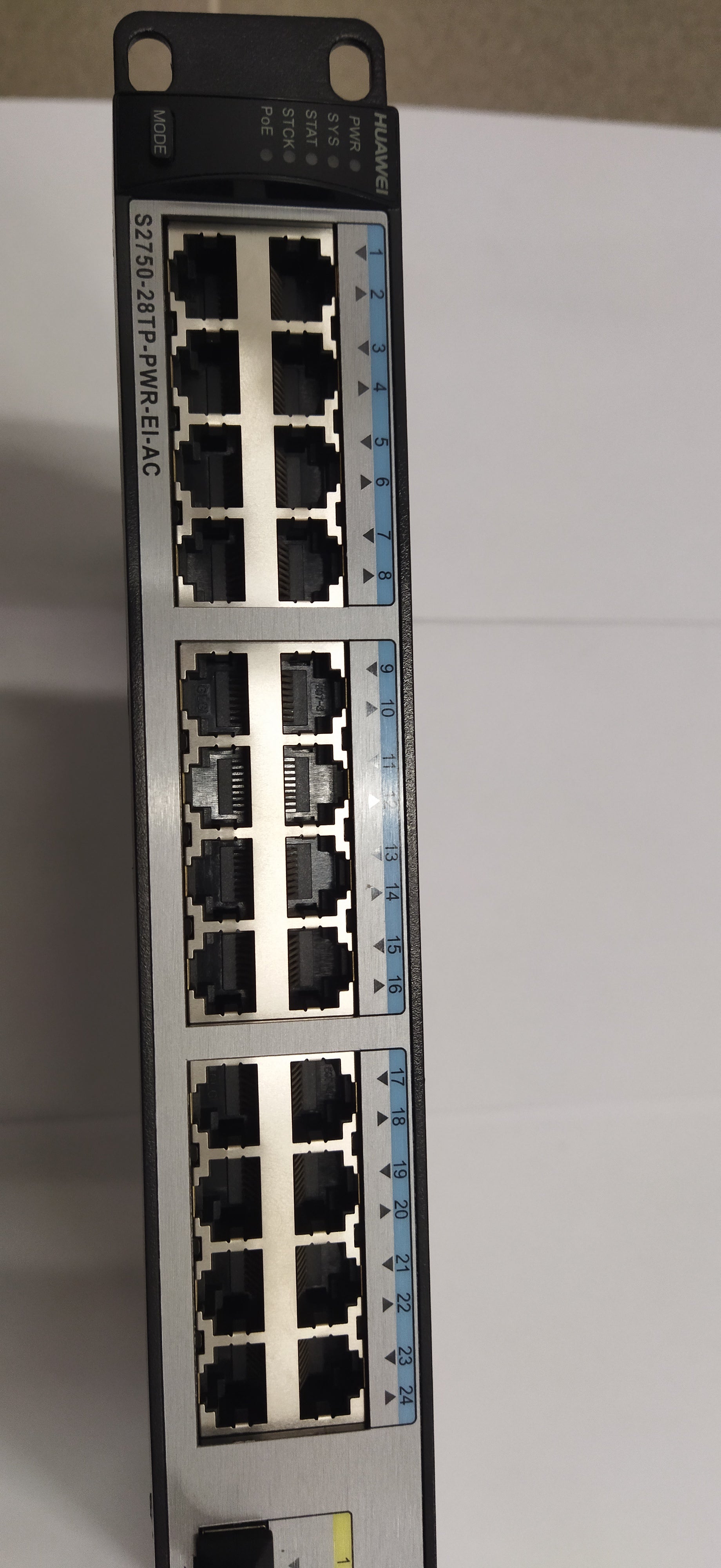 Huawei S2750-28TP-PWR-EI-AC – Managed PoE Switch